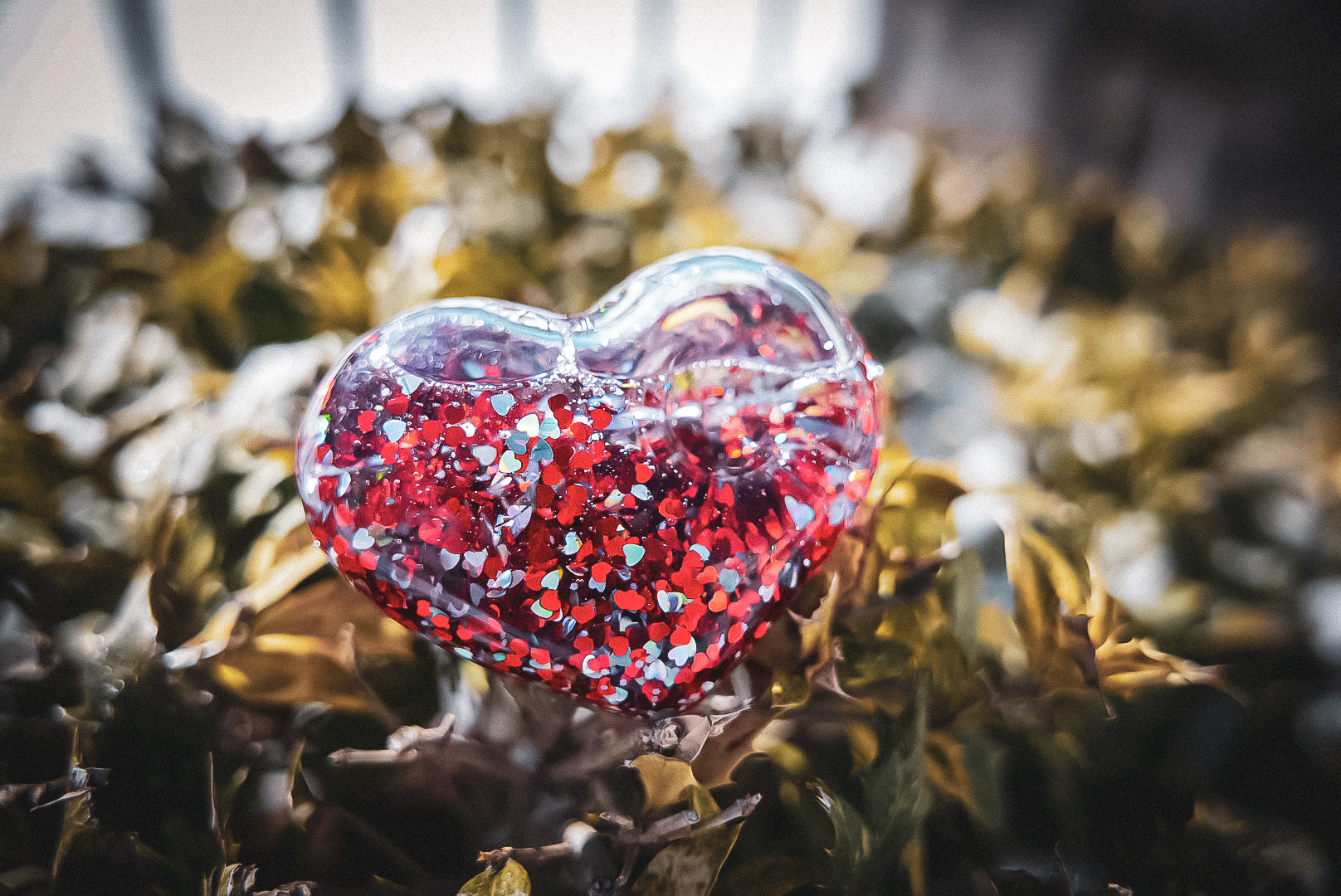 CYPHE Heart-shaped Freezable Glow-in-the-Dark Glass Hand Pipe