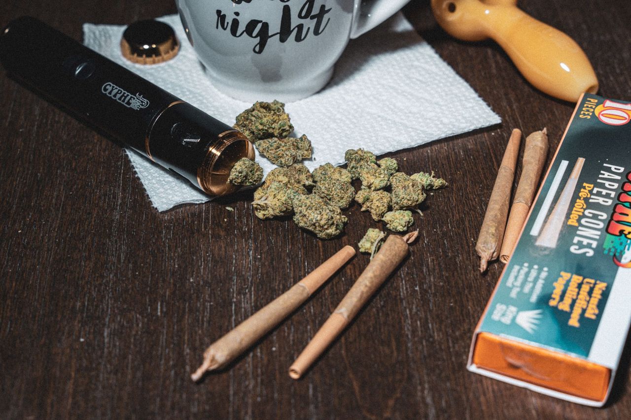 CYPHE Smoke Pre-Rolled Cones - King Size 10-Pack