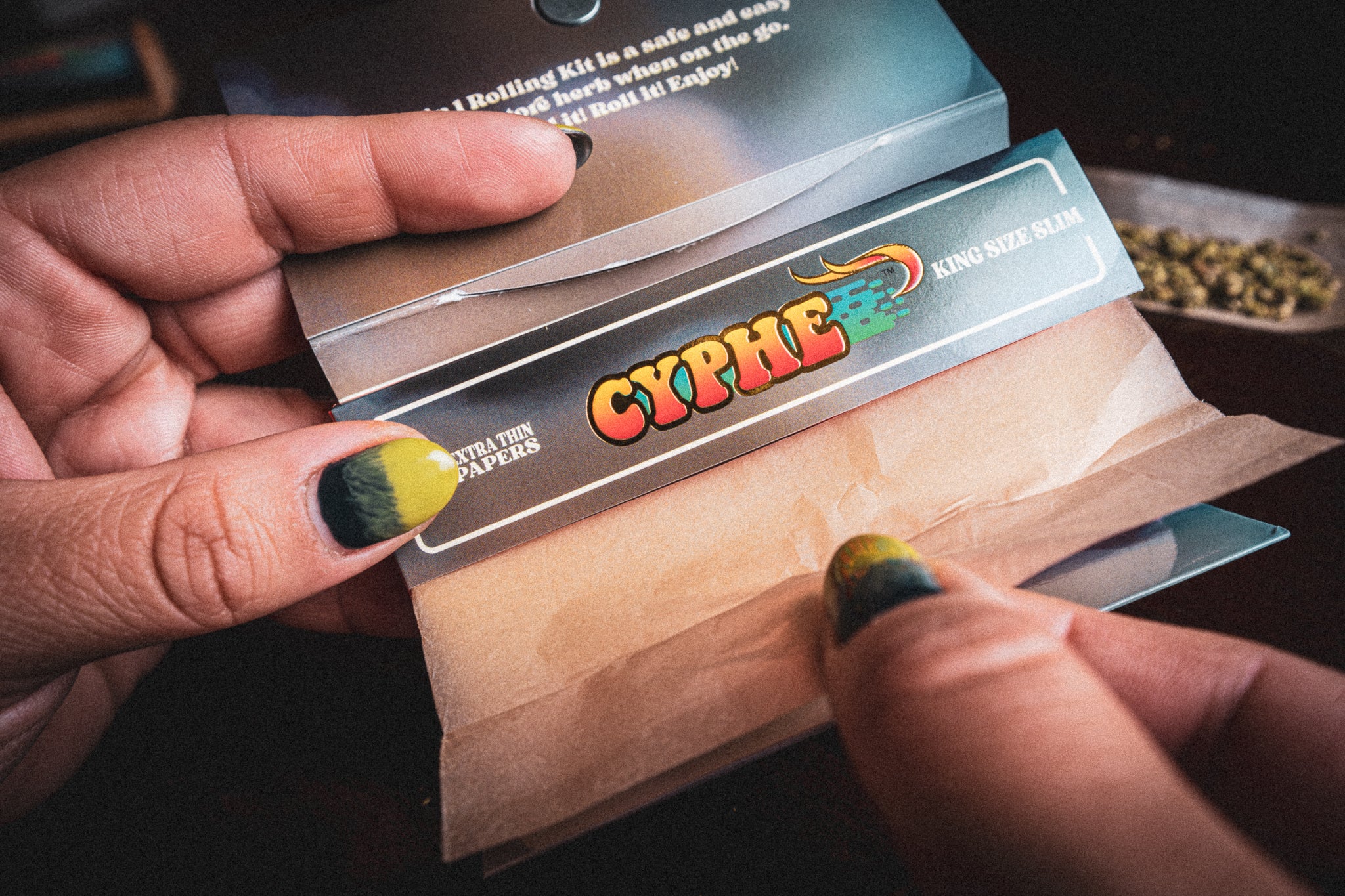 CYPHE King Paper Pack with Filters and Grinder (32 papers & Filters)