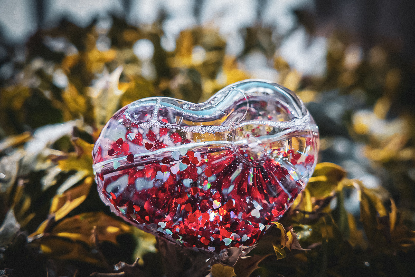 CYPHE Heart-shaped Freezable Glow-in-the-Dark Glass Hand Pipe