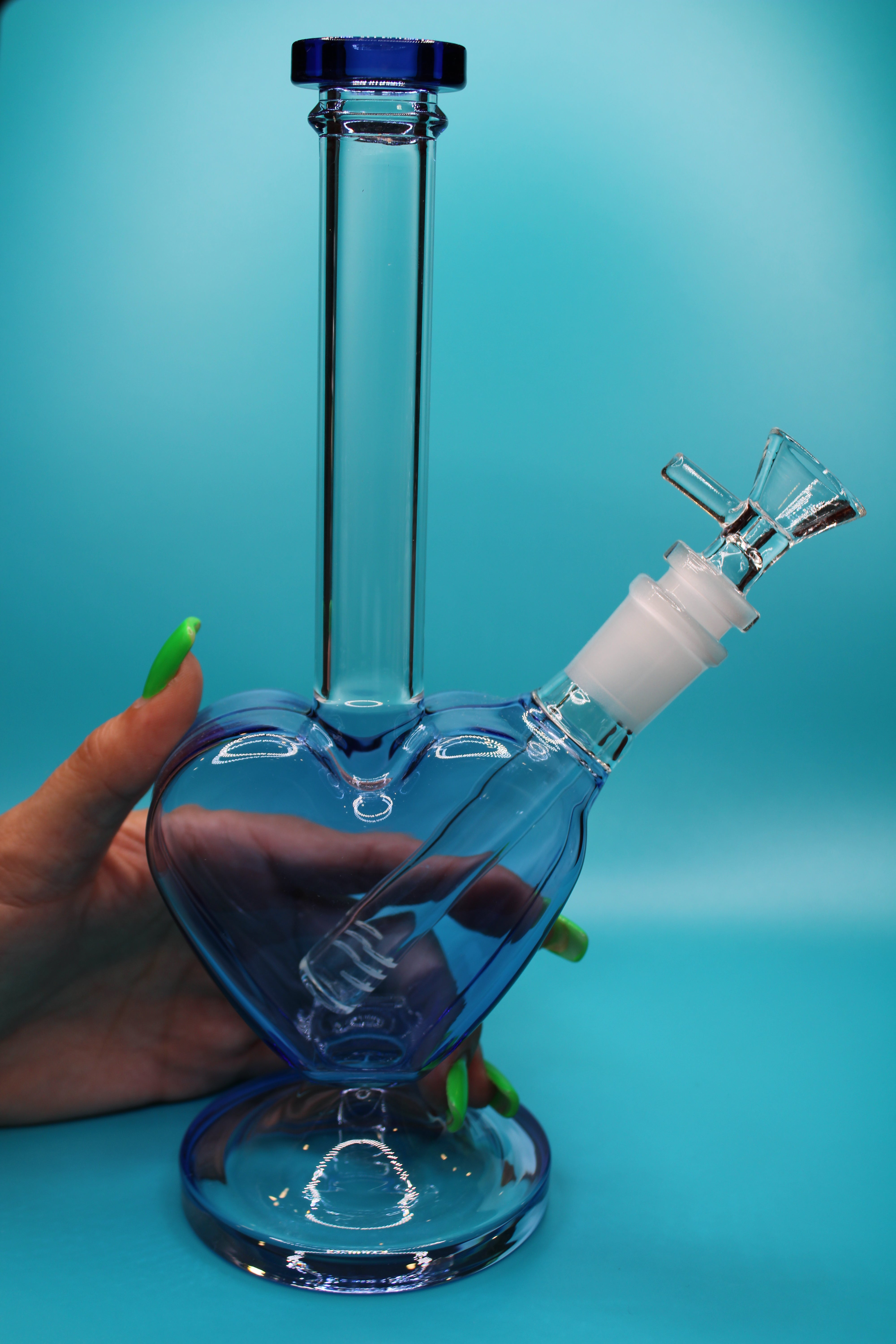 heart-shaped-large-glass-bong-blue